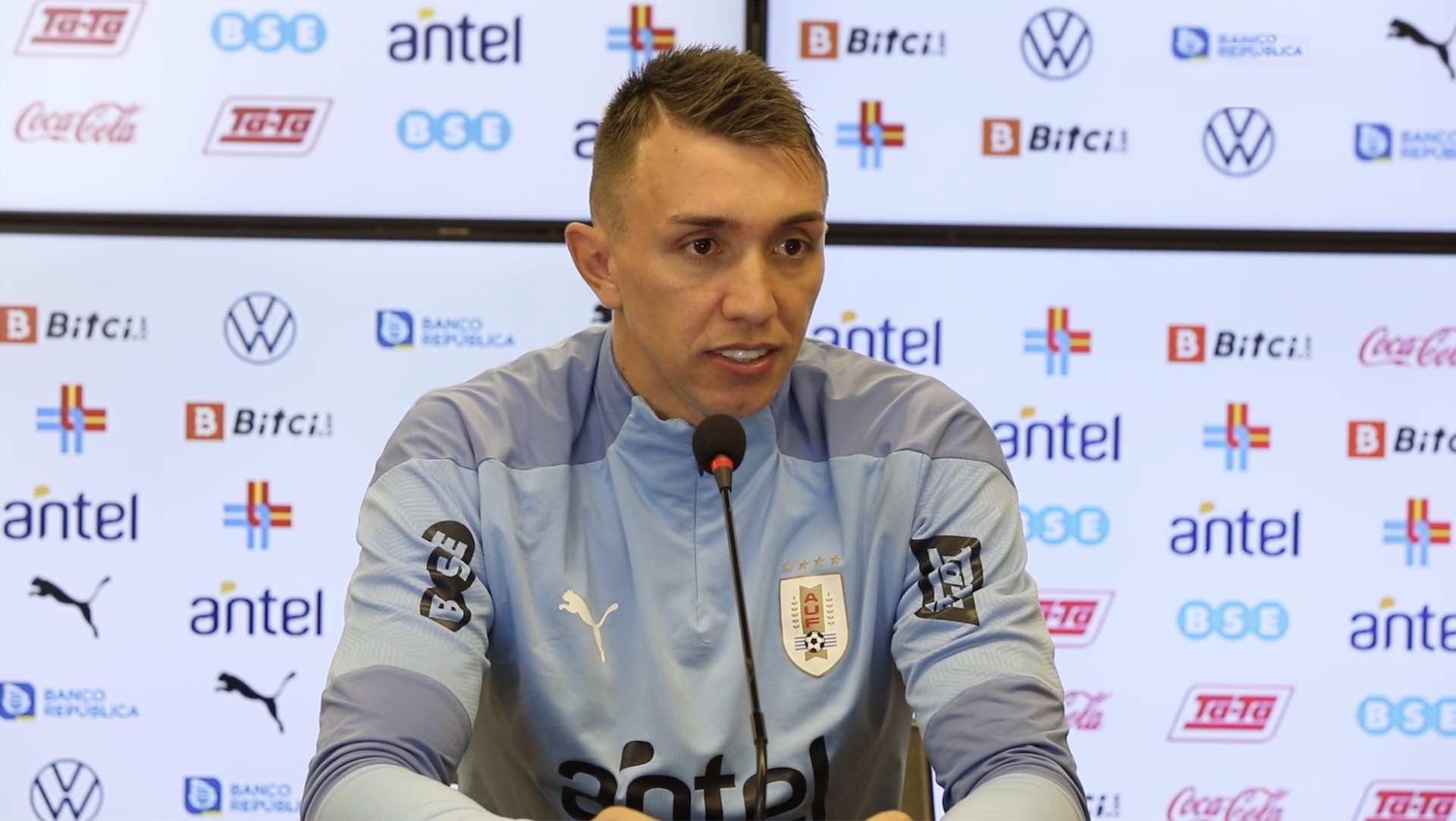 Conferencia de prensa Fernando Muslera